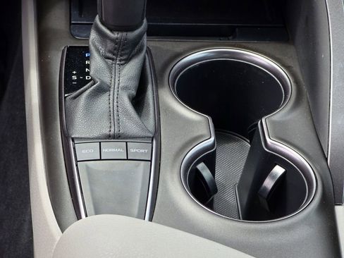 Used 2023 Toyota Camry SE FWD image 18