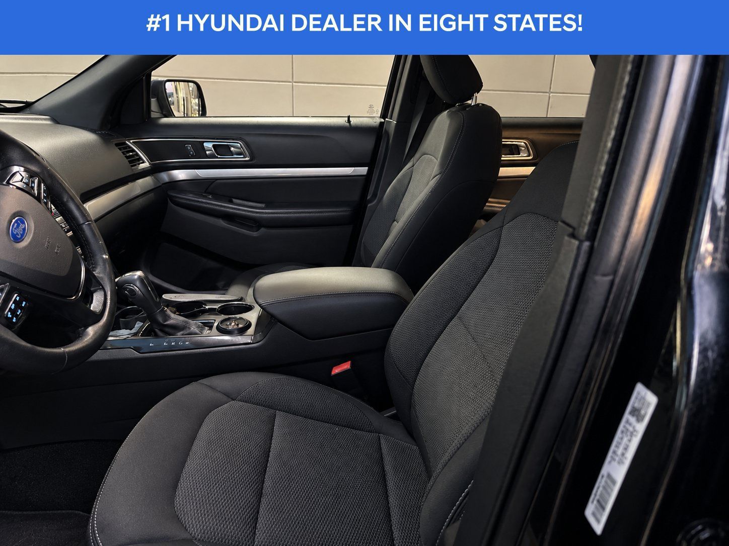 Used 2019 Ford Explorer XLT FWD image 2