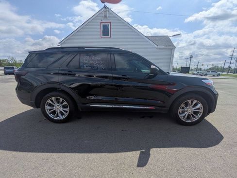 Used 2021 Ford Explorer XLT w/ Equipment Group 202A image 7