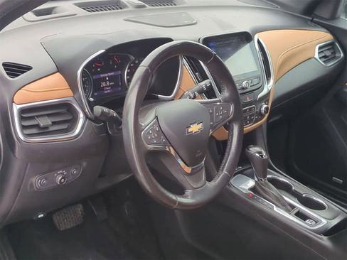 Used 2020 Chevrolet Equinox Premier image 2