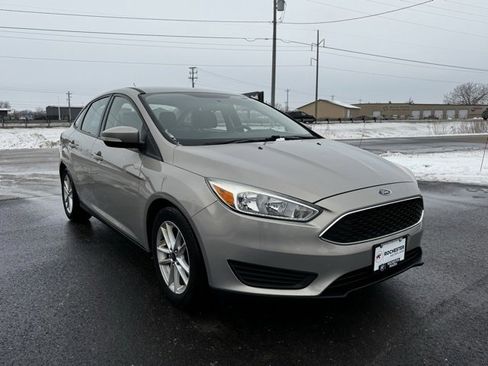Used 2015 Ford Focus SE image 31