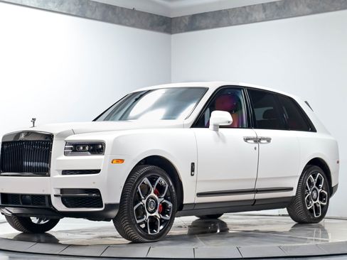 Used 2021 Rolls-Royce Cullinan Black Badge AWD/4WD image 3