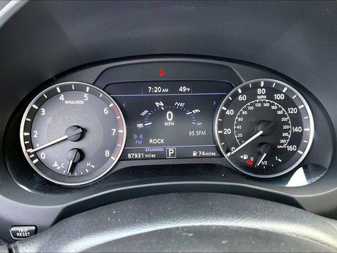 Certified 2019 INFINITI QX50 Luxe w/ Navigation Package image 18