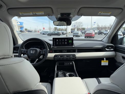 New 2026 Honda Pilot Touring image 33