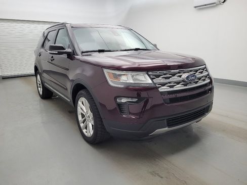 Used 2018 Ford Explorer XLT w/ Equipment Group 202A AWD/4WD image 13