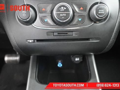 Used 2019 Dodge Journey SE FWD image 20