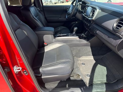 Used 2021 Toyota Tacoma TRD Sport w/ TRD Premium Sport Package image 20