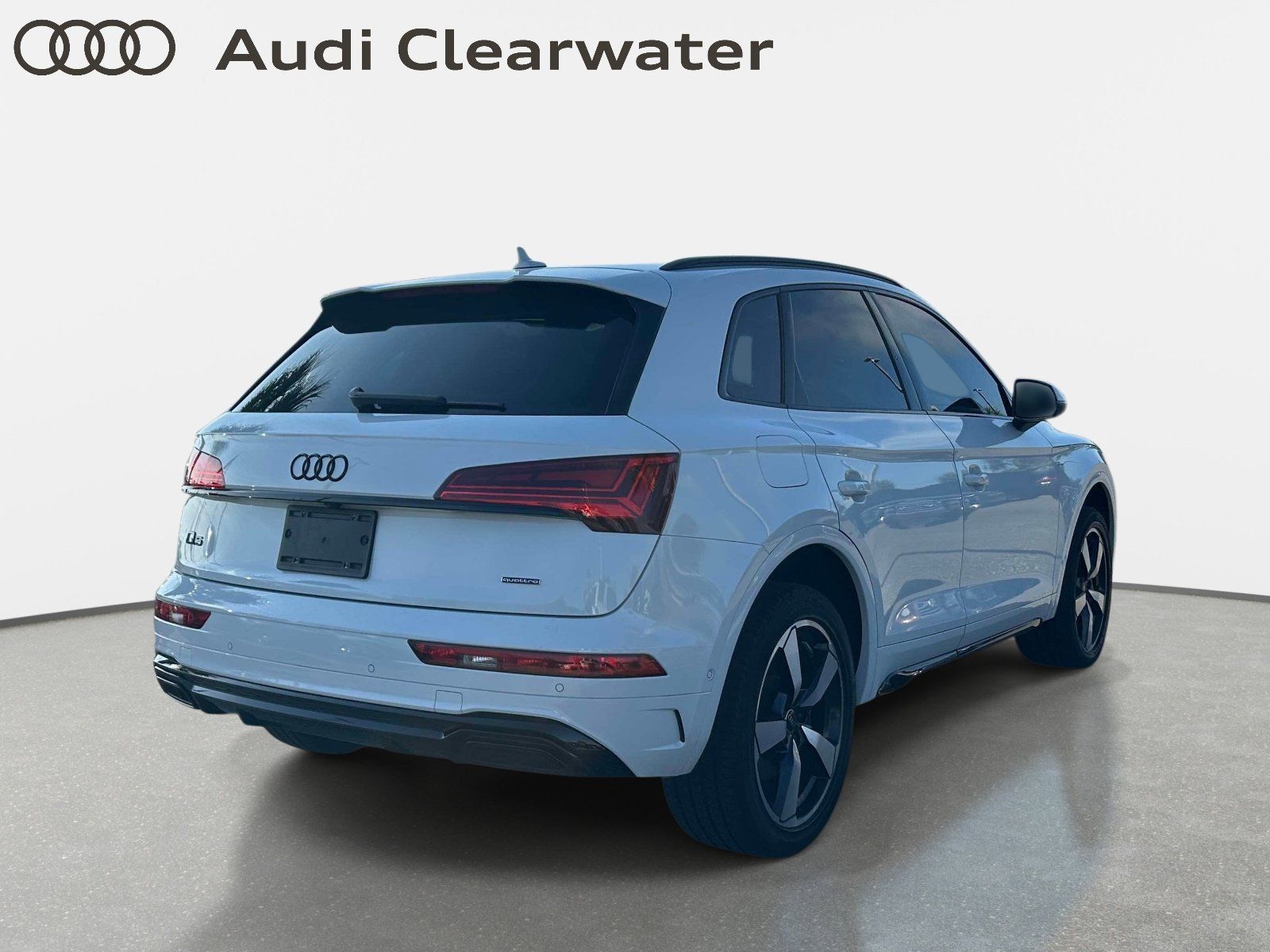 Used 2024 Audi Q5 2.0T Prestige w/ Prestige Package AWD/4WD image 3