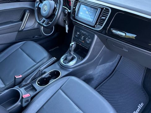 Used 2012 Volkswagen Beetle 2.5 image 16
