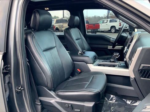 Used 2019 Ford F150 Lariat w/ Equipment Group 502A Luxury image 8