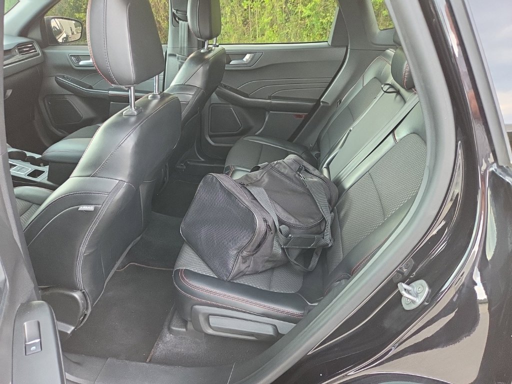 Used 2023 Ford Escape ST-Line w/ Tech Pack #1 FWD image 8