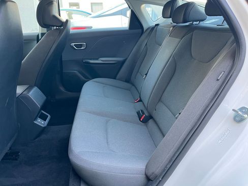 Used 2025 Kia K4 LXS image 27