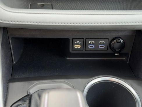 Used 2022 Toyota Highlander XLE AWD/4WD image 24