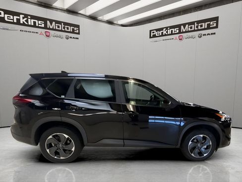 Used 2025 Nissan Rogue SV AWD/4WD image 6