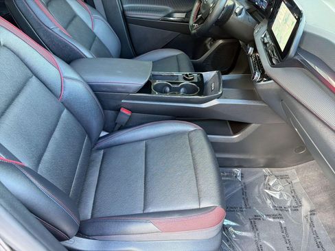 Used 2026 Chevrolet Equinox RS FWD image 31