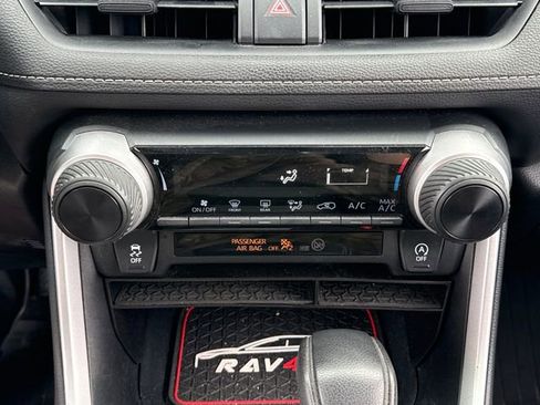 Used 2020 Toyota RAV4 LE w/ All Weather Liner Package AWD/4WD image 30