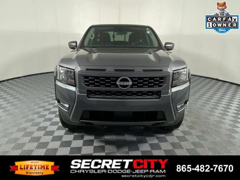 Used 2025 Nissan Frontier SV w/ SV Convenience Package AWD/4WD image 2