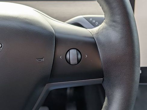 Used 2024 Tesla Model Y Long Range image 18