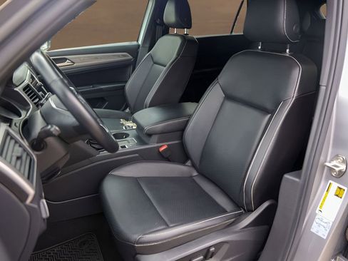 Used 2020 Volkswagen Atlas Cross Sport SE w/ Towing Package FWD image 8