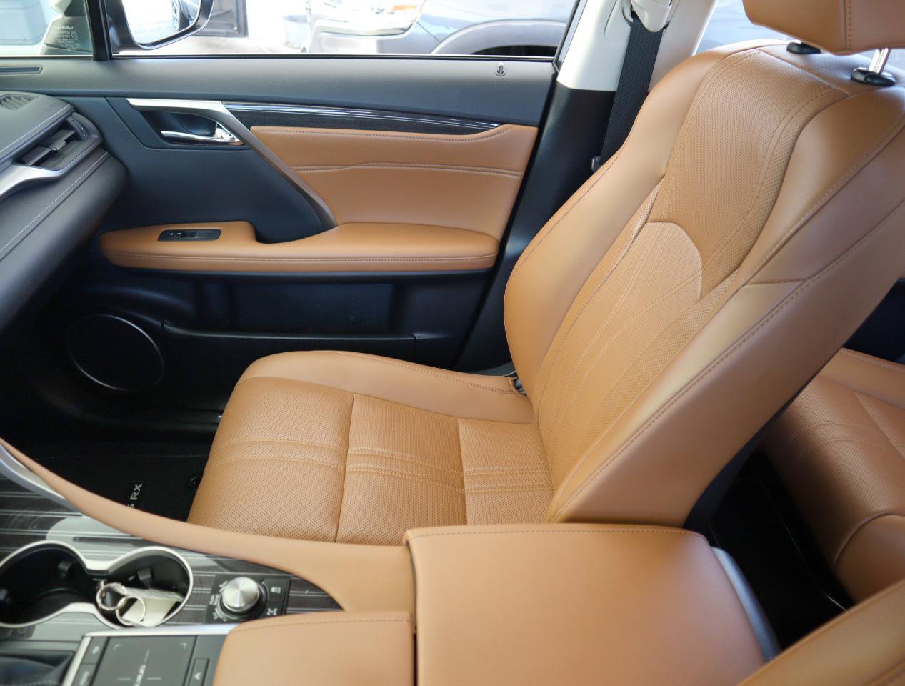 Used 2021 Lexus RX 350L Luxury w/ Accessory Package AWD/4WD image 19
