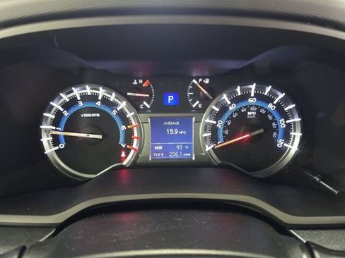 Used 2016 Toyota 4Runner SR5 AWD/4WD image 10