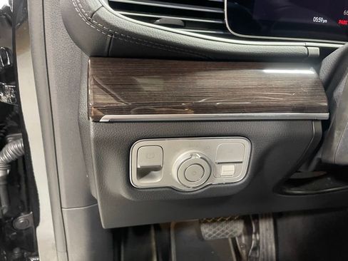 Used 2024 Mercedes-Benz GLS 450 4MATIC image 19