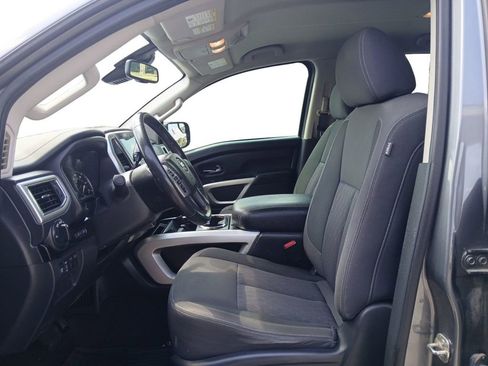 Used 2020 Nissan Titan SV w/ SV Convenience Package AWD/4WD image 9