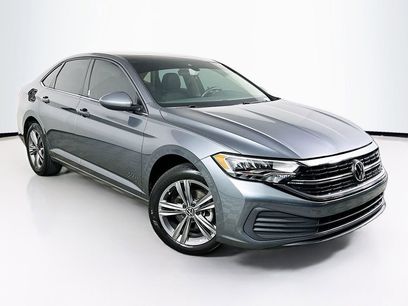 Used 2022 Volkswagen Jetta SE w/ Panoramic Sunroof Package