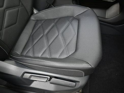 New 2026 Volkswagen Atlas SE image 12