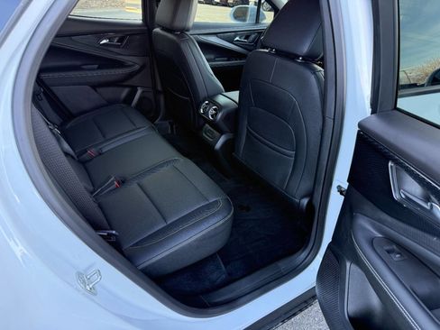 Used 2024 Chevrolet Blazer EV LT image 11