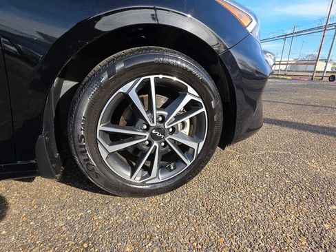 Used 2024 Kia Forte LXS FWD image 23