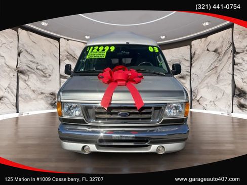 Used 2003 Ford E-150 and Econoline 150 Commercial Van 3D image 2