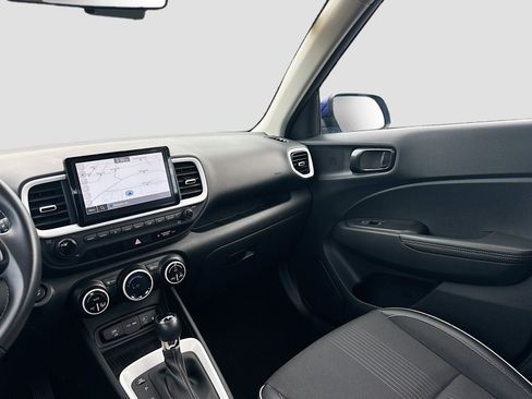 Used 2023 Hyundai Venue Limited FWD image 25