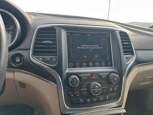 Used 2018 Jeep Grand Cherokee Overland image 8