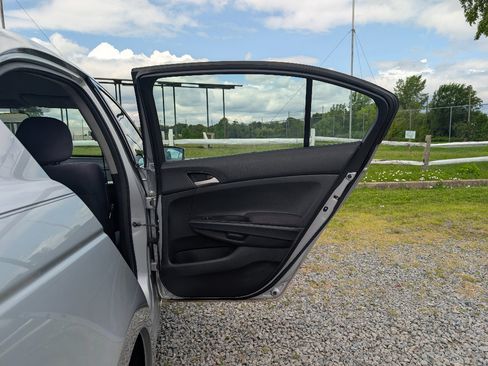 Used 2012 Honda Accord LX image 12