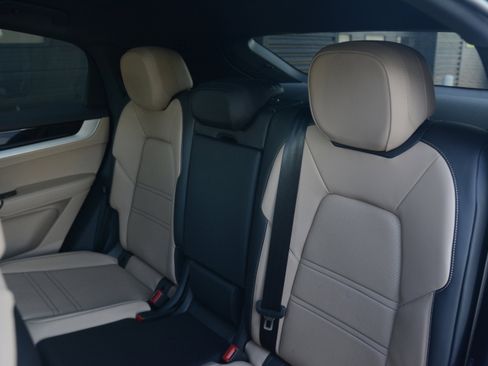 Certified 2025 Porsche Cayenne E-Hybrid Coupe AWD/4WD image 22