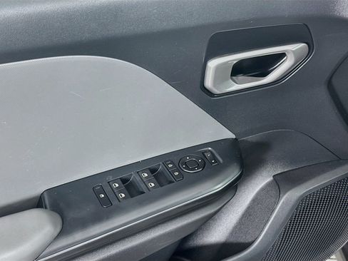 Used 2025 Kia K4 FWD image 15