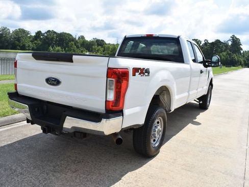 Used 2018 Ford F250 XL w/ Power Equipment Group AWD/4WD image 4