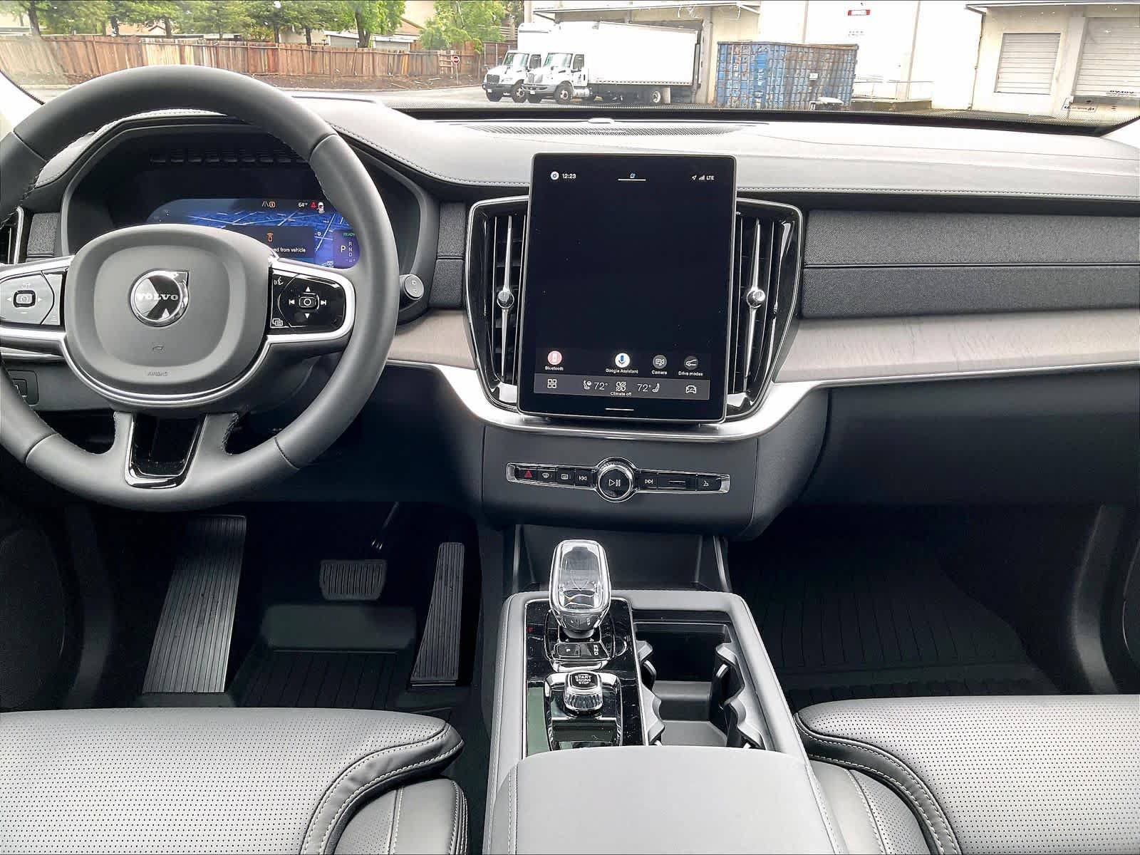 New 2026 Volvo XC90 T8 Ultra w/ Protection Package AWD/4WD image 9
