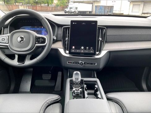 New 2026 Volvo XC90 T8 Ultra w/ Protection Package AWD/4WD image 9
