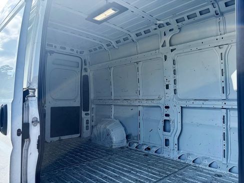 Used 2025 RAM ProMaster 2500 w/ Convenience Group FWD image 19