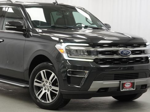 Used 2023 Ford Expedition Max Limited image 3