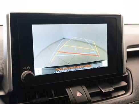 Used 2025 Toyota RAV4 LE FWD image 13