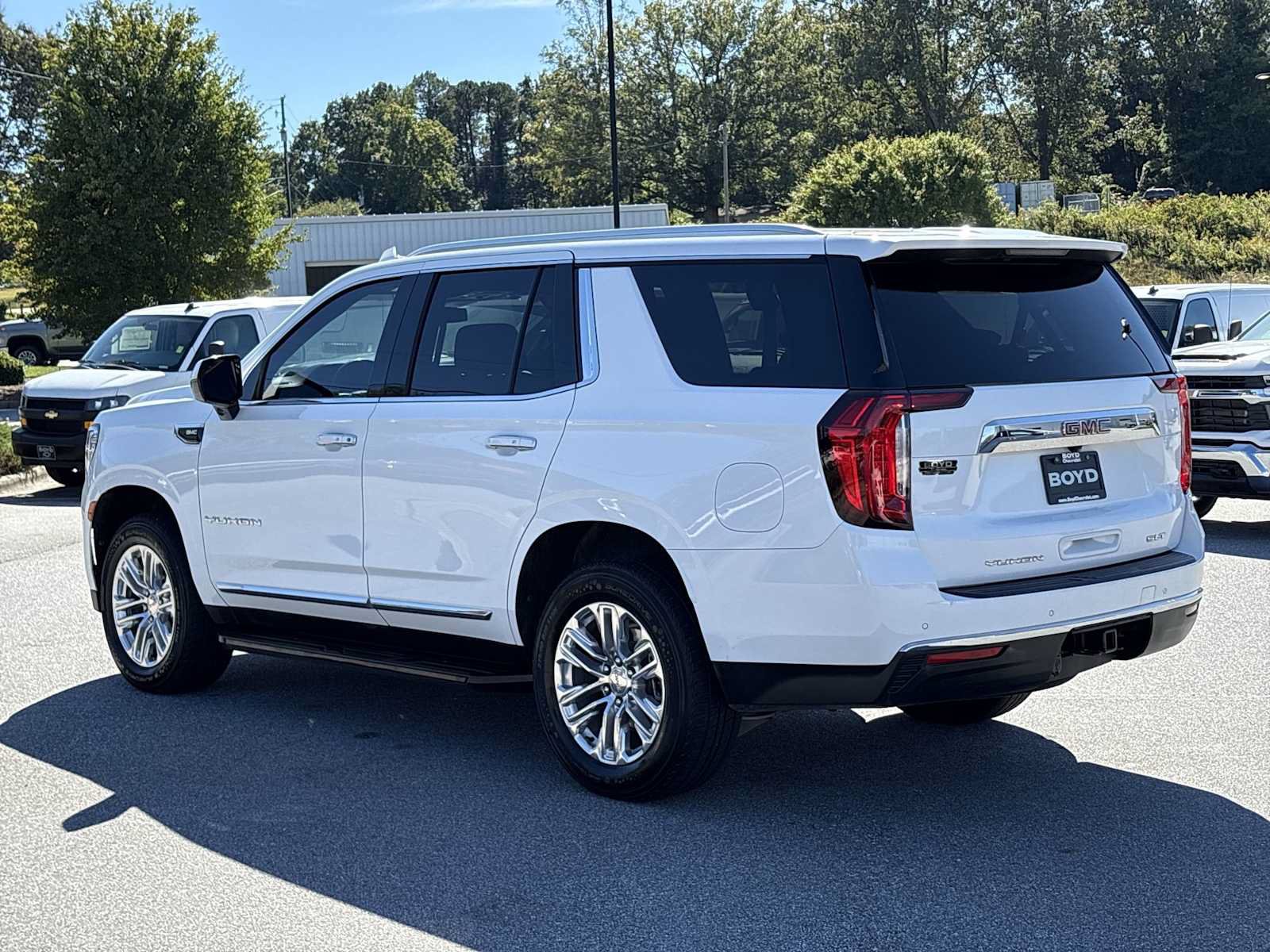 Used 2024 GMC Yukon SLT RWD image 8