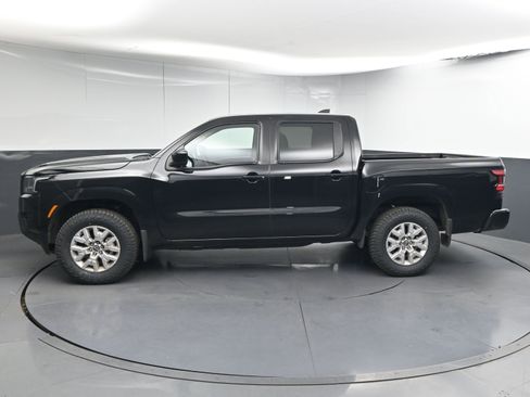 Certified 2022 Nissan Frontier SV w/ Technology Package image 5