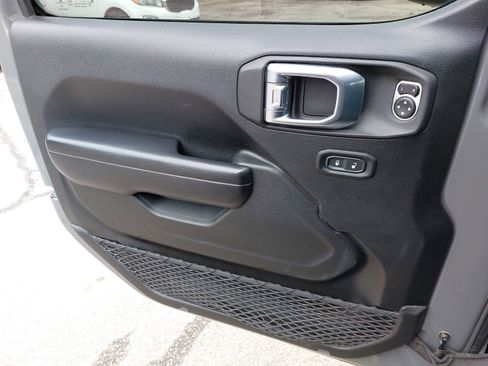 Used 2021 Jeep Gladiator Sport image 27