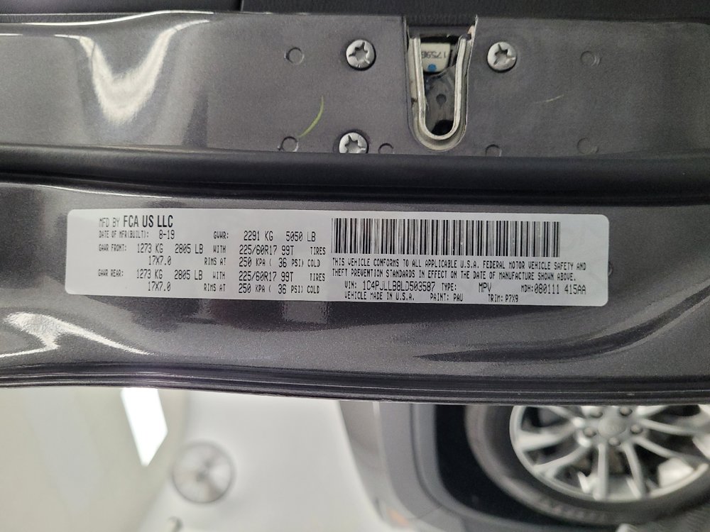Used 2020 Jeep Cherokee Latitude Plus FWD image 33
