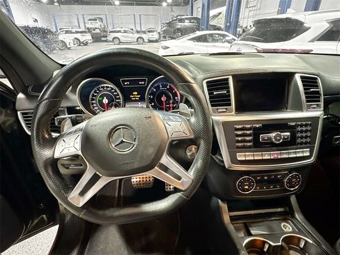 Used 2012 Mercedes-Benz ML 63 AMG 4MATIC image 12