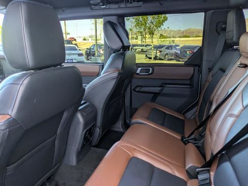 Used 2024 Ford Bronco Outer Banks AWD/4WD image 17