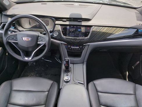 Used 2025 Cadillac XT6 Premium Luxury FWD image 18